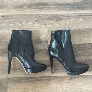 Sam Edelman black leather ankle boots! Great condition!